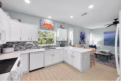 10831 SE Pinegrove Street, Tequesta, FL 33469 - Photo 17