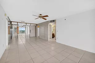 1100 St Charles Pl, Pembroke Pines, FL 33026 - Photo 13