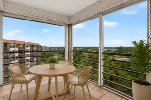 1100 St Charles Pl, Pembroke Pines, FL 33026 - Photo 33