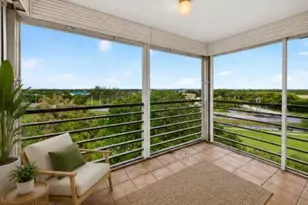 1100 St Charles Pl, Pembroke Pines, FL 33026 - Photo 31