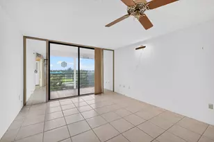 1100 St Charles Pl, Pembroke Pines, FL 33026 - Photo 21