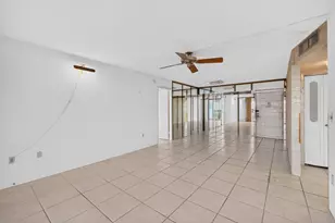 1100 St Charles Pl, Pembroke Pines, FL 33026 - Photo 19