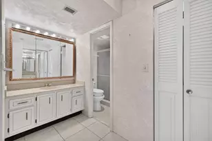 1100 St Charles Pl, Pembroke Pines, FL 33026 - Photo 43
