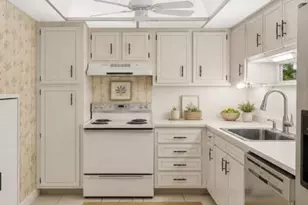 1100 St Charles Pl, Pembroke Pines, FL 33026 - Photo 25