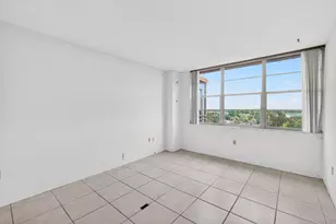 1100 St Charles Pl, Pembroke Pines, FL 33026 - Photo 37