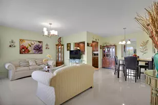 412 Brighton J, Boca Raton, FL 33434 - Photo 3