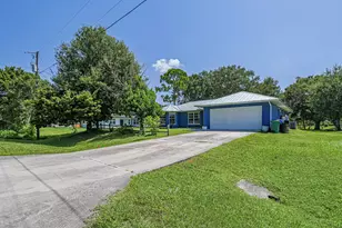 6704 Hulda Dr, Fort Pierce, FL 34951 - Photo 3