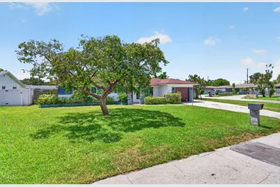200 NE 28th Terrace, Boca Raton, FL 33431 - Photo 1