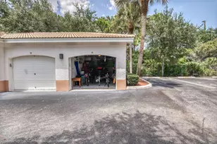 1305 Myrtlewood Cir E, Palm Beach Gardens, FL 33418 - Photo 17