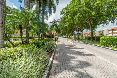 9420 S Hollybrook Lake Drive #304, Pembroke Pines, FL 33025 - Photo 55