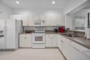 5072 Palmbrooke Cir, West Palm Beach, FL 33417 - Photo 5