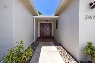 8409 Bonita Isle Dr, Lake Worth, FL 33467 - Photo 5