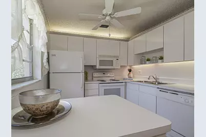 50 Woodland Drive #202, Vero Beach, FL 32962 - Photo 7
