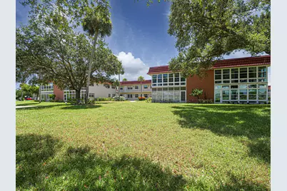 50 Woodland Drive #202, Vero Beach, FL 32962 - Photo 23