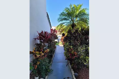 8117 Pelican Harbour Drive, Lake Worth, FL 33467 - Photo 11