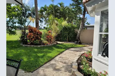 8117 Pelican Harbour Drive, Lake Worth, FL 33467 - Photo 23