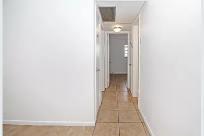 402 Lake Shore Drive, West Palm Beach, FL 33403 - Photo 9