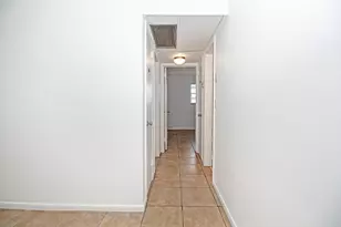 402 Lake Shore Dr, West Palm Beach, FL 33403 - Photo 9