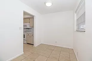 402 Lake Shore Dr, West Palm Beach, FL 33403 - Photo 5