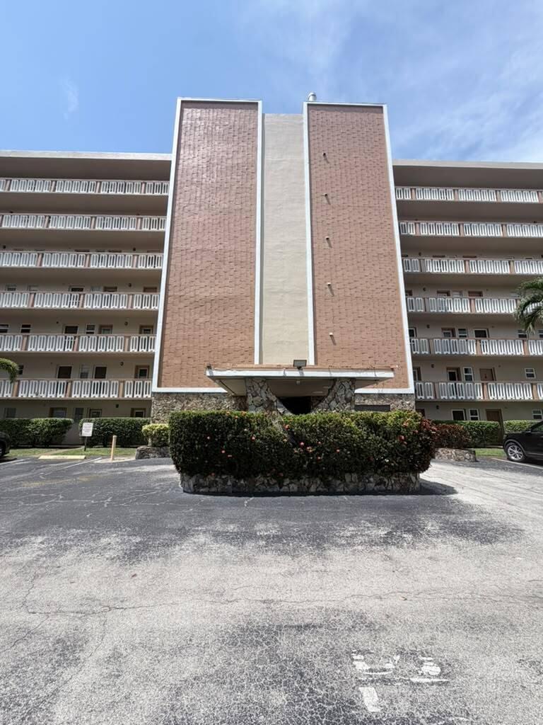 900 NE 12th Ave #708 - 900 NE 12th Ave #708, Hallandale Beach, FL 33009 Luxury Property | Jose Angel Pina