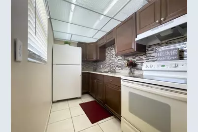 200 Bonnie Boulevard #117, Palm Springs, FL 33461 - Photo 1