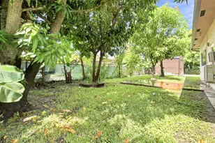 655 W Melrose Cir, Fort Lauderdale, FL 33312 - Photo 19