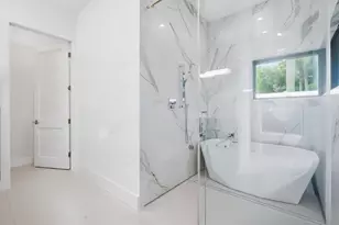 1845 NE 124th St, North Miami, FL 33181 - Photo 13