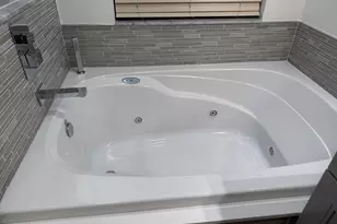 19200 NW 24th Ct, Pembroke Pines, FL 33029 - Photo 15