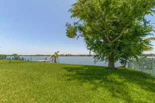 19200 NW 24th Ct, Pembroke Pines, FL 33029 - Photo 23