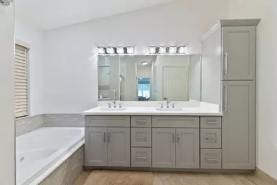 19200 NW 24th Court, Pembroke Pines, FL 33029 - Photo 13