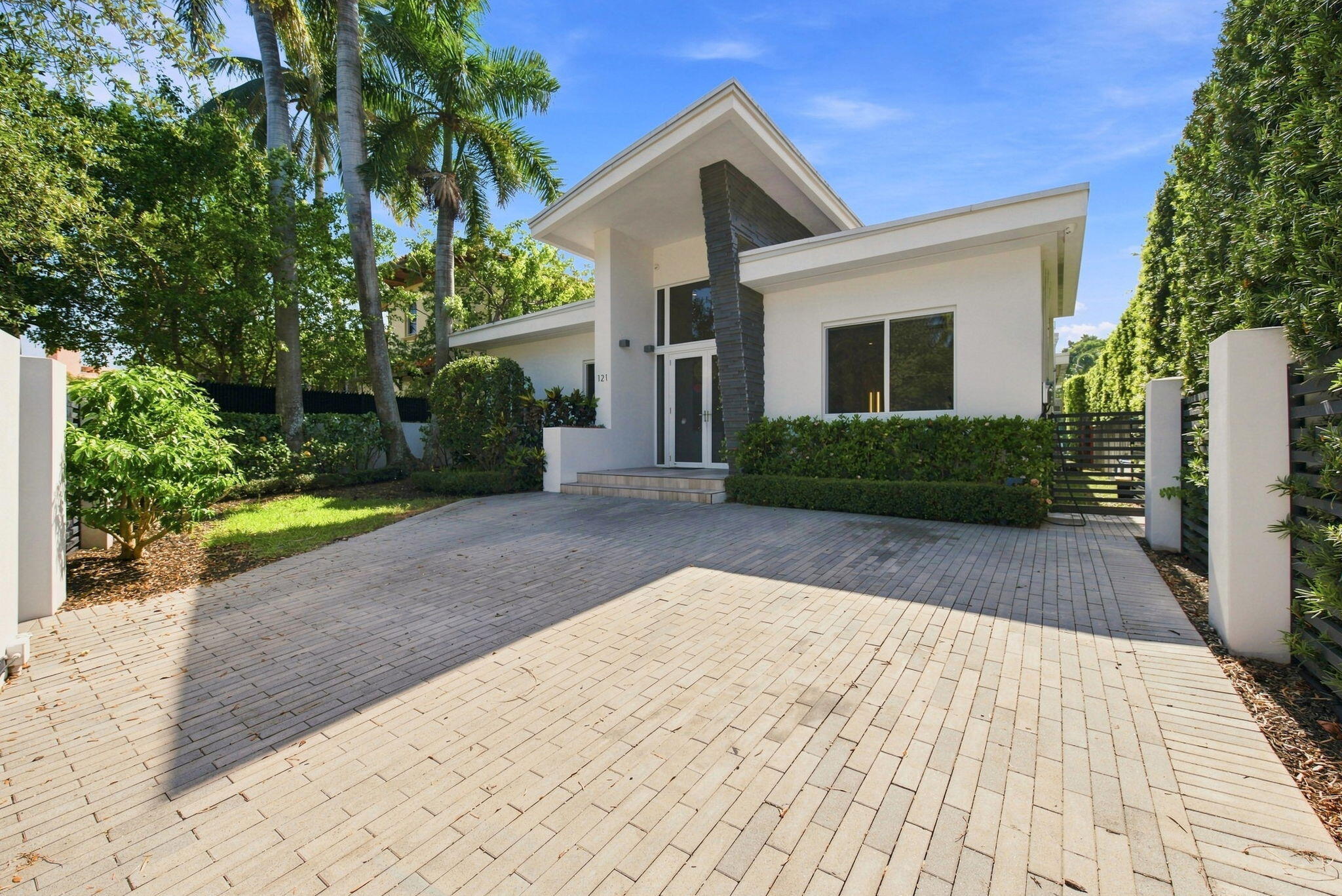121 S Gordon Rd - 121 S Gordon Rd, Fort Lauderdale, FL 33301 Luxury Property | Jose Angel Pina