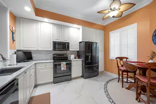 8 Harbour Isle Dr E, Fort Pierce, FL 34949 - Photo 3