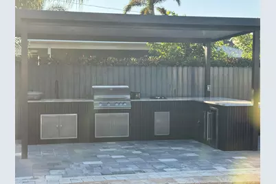 429 Santa Anna Drive, Palm Springs, FL 33461 - Photo 3