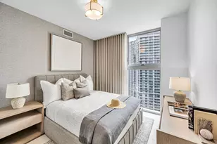 77 SE 5th St, Miami, FL 33131 - Photo 23