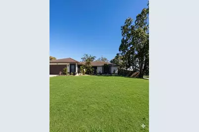 3743 SW Findlay Street #room for rent, Port Saint Lucie, FL 34953 - Photo 5