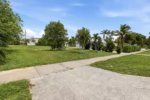 233 S Swinton Ave, Delray Beach, FL 33444 - Photo 1