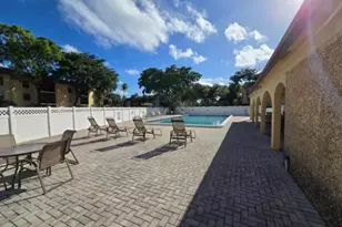 490 NW 20th St, Boca Raton, FL 33431 - Photo 5
