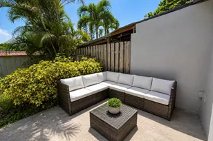 6960 SW 18th Ct, North Lauderdale, FL 33068 - Photo 9
