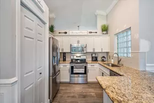 14832 Paddock Dr, Wellington, FL 33414 - Photo 7