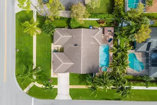 14832 Paddock Dr, Wellington, FL 33414 - Photo 3