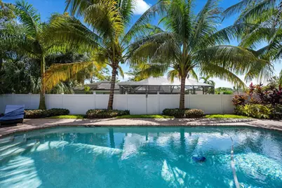 14832 Paddock Drive, Wellington, FL 33414 - Photo 23