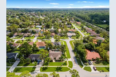 14832 Paddock Drive, Wellington, FL 33414 - Photo 35