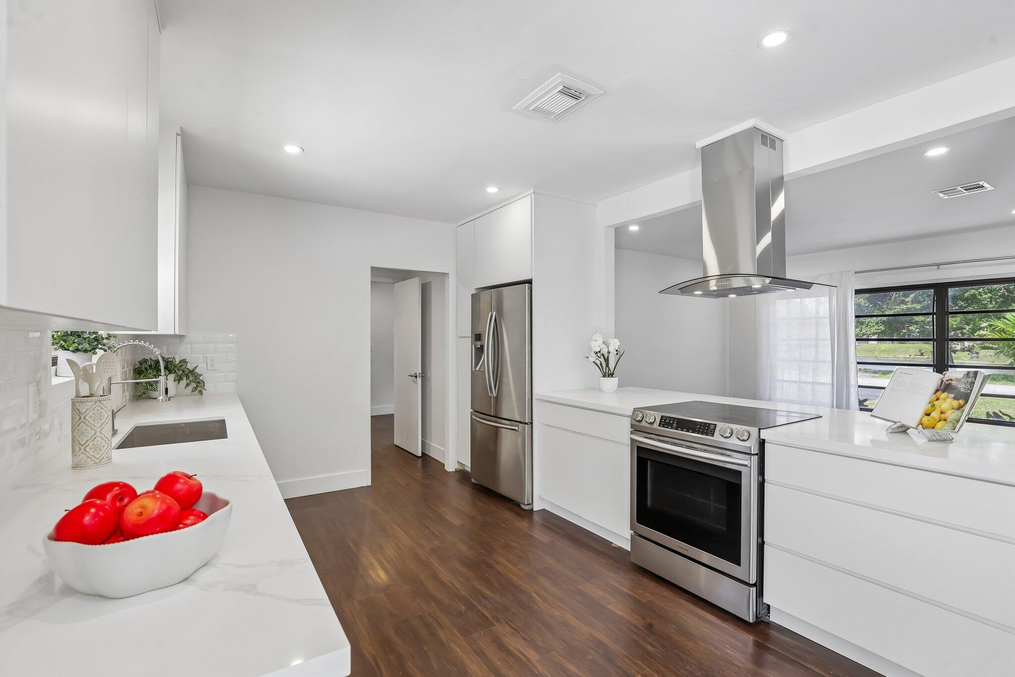 1040 NW 149th St - 1040 NW 149th St, Miami, FL 33168 Luxury Property | Jose Angel Pina