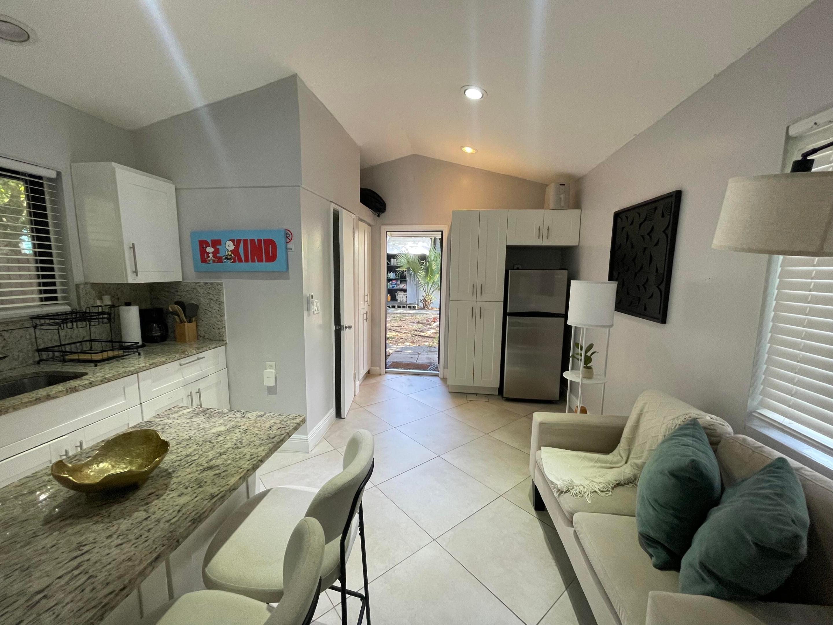 430 NE 1st Ave. #B - 430 NE 1st Ave. #B, Fort Lauderdale, FL 33301 Luxury Property | Jose Angel Pina