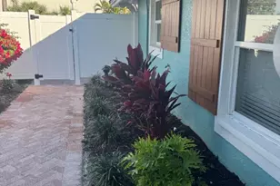 3204 6th Ave, Holmes Beach, FL 34217 - Photo 3