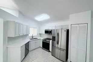 17904 SW 1st St, Pembroke Pines, FL 33029 - Photo 3