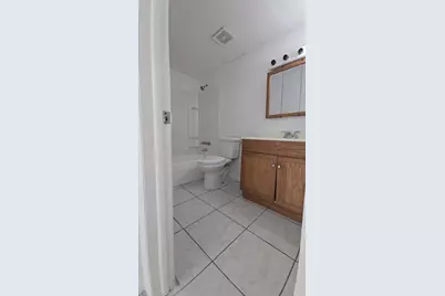 3600 NW 21st Street #203, Lauderdale Lakes, FL 33311 - Photo 5