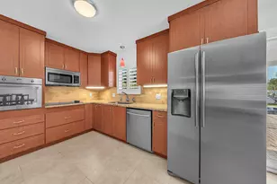 310 SE 8th Ct, Pompano Beach, FL 33060 - Photo 17