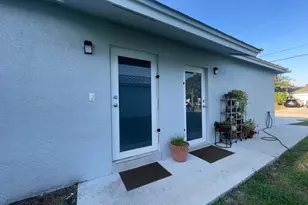 5913 Seagrape Dr, Fort Pierce, FL 34982 - Photo 7