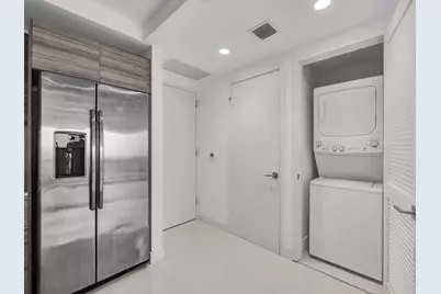 121 NE 34th Street #1210, Miami, FL 33137 - Photo 17